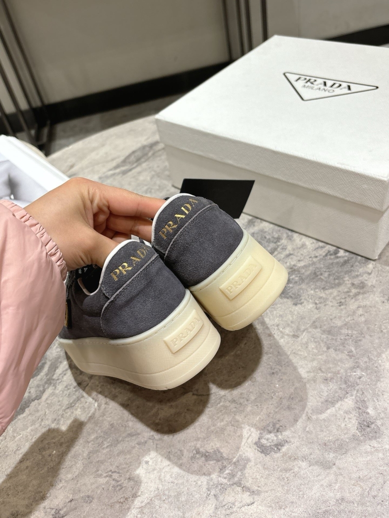 Pra*a sneakers